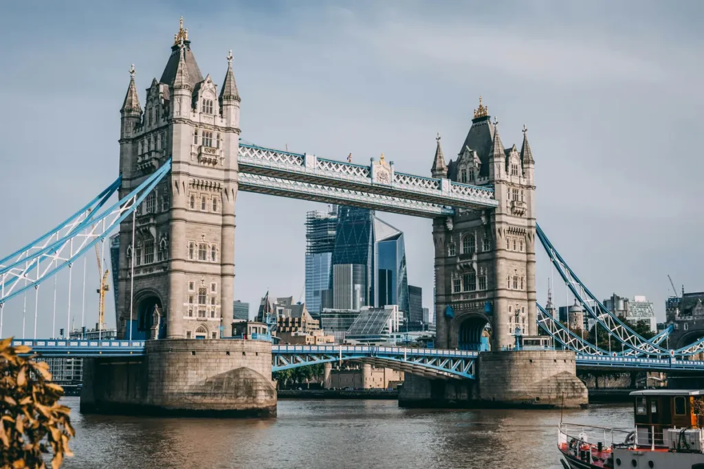 Accace Adept: Expanding into the UK: What global businesses need to know about local compliance | Interview